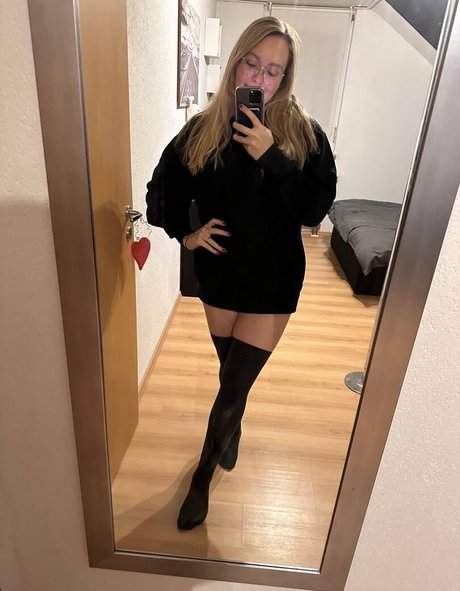 Naakte gelekte OnlyFans-foto van Kathitt8s