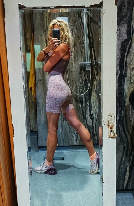 Naakte gelekte OnlyFans-foto van Marythegym