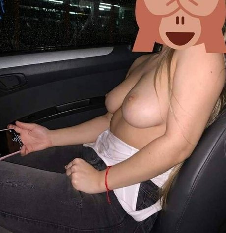 Naakte gelekte OnlyFans-foto van Isabella Viana