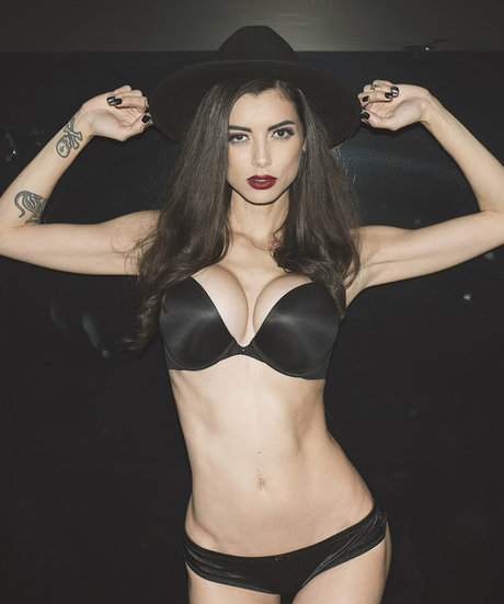 LeeAnna Vamp