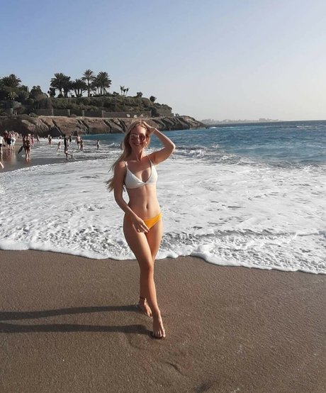 Naakte gelekte OnlyFans-foto van Lana Briski