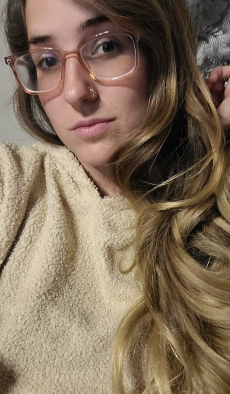 Naakte gelekte OnlyFans-foto van Lizzie All Day