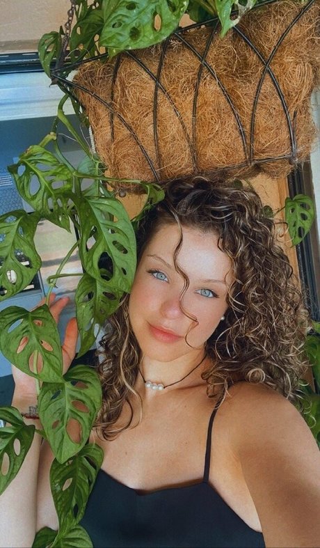 Naakte gelekte OnlyFans-foto van Theislandgirl