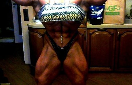 Naakte gelekte OnlyFans-foto van Nataliya Amazonka