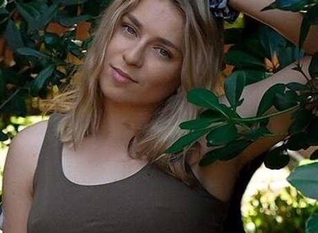 Naakte gelekte OnlyFans-foto van Isabella Corrine