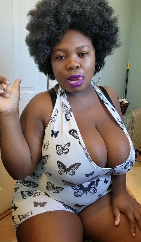 Naakte gelekte OnlyFans-foto van Chocolatebeauty