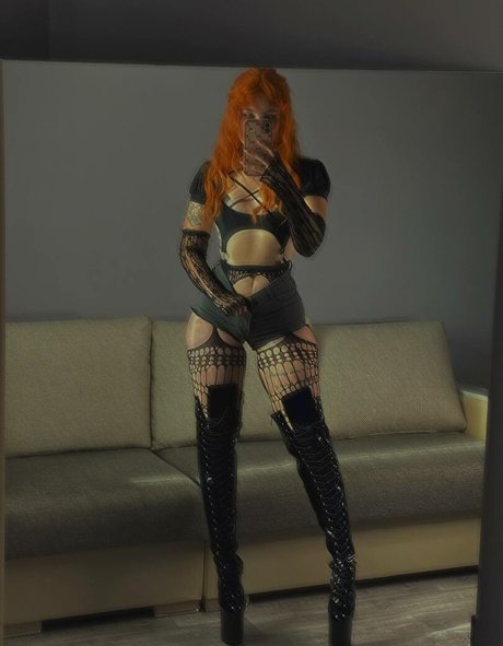 Naakte gelekte OnlyFans-foto van Malymvaa