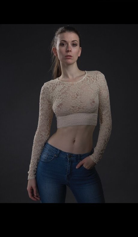 Naakte gelekte OnlyFans-foto van Muirina Fae