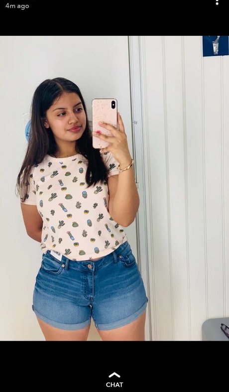 Naakte gelekte OnlyFans-foto van Dulcearl