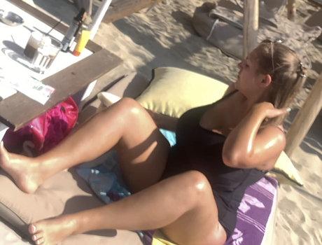 Naakte gelekte OnlyFans-foto van Stella Vulcheva