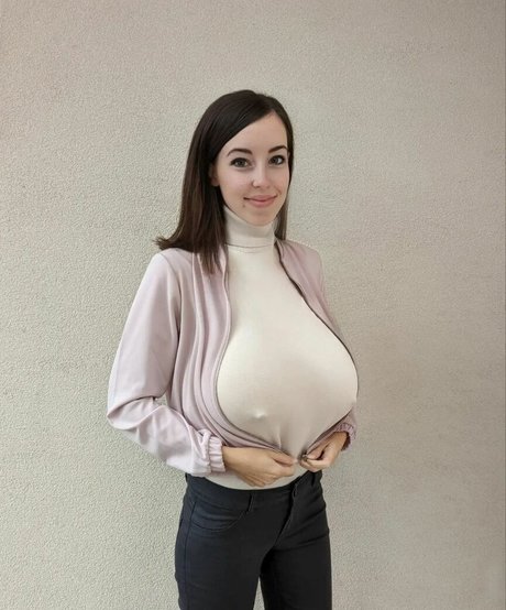 Naakte gelekte OnlyFans-foto van Lilla Dekany