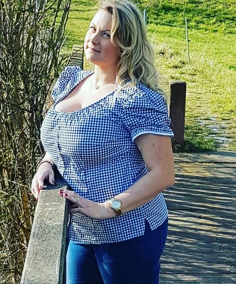 Naakte gelekte OnlyFans-foto van Patirose