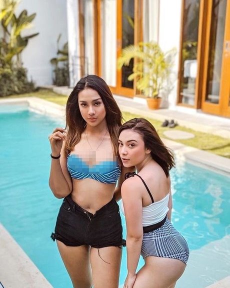 Naakte gelekte OnlyFans-foto van Anya Geraldine