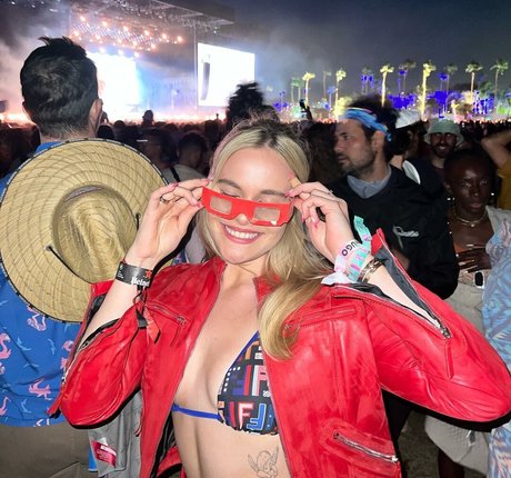 Naakte gelekte OnlyFans-foto van Holly Ramsay