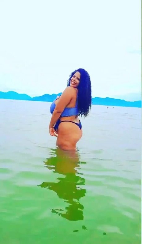 Naakte gelekte OnlyFans-foto van Mayla Coimbra