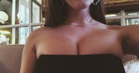 Naakte gelekte OnlyFans-foto van Melissa Aleene Kight