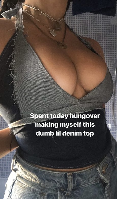 Naakte gelekte OnlyFans-foto van Ceara Maya