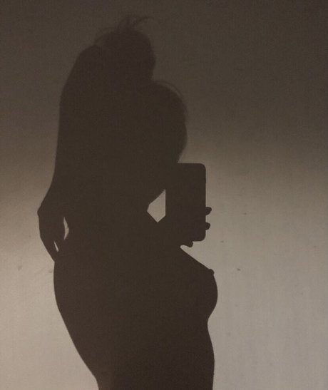 Naakte gelekte OnlyFans-foto van Ceara Maya