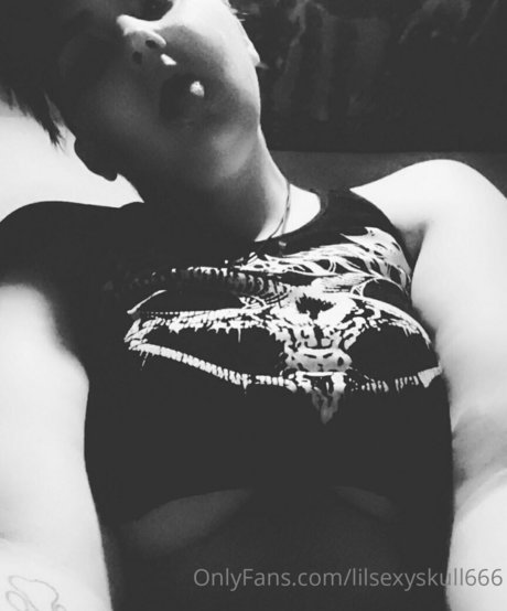 Skylar Rose Zombiez