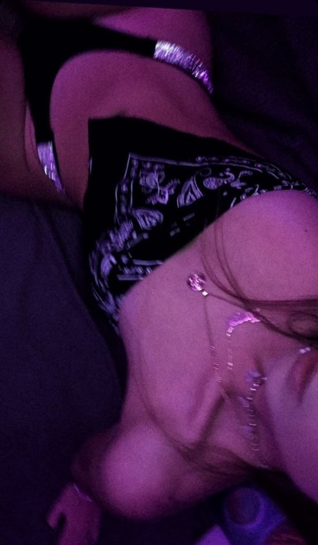 Naakte gelekte OnlyFans-foto van Ksxaanx