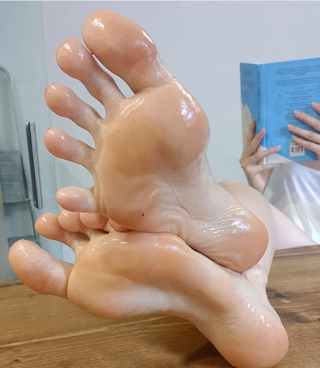 Naakte gelekte OnlyFans-foto van Goddness Astraia