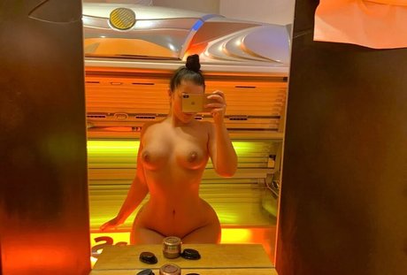 Naakte gelekte OnlyFans-foto van Elliesapplepie