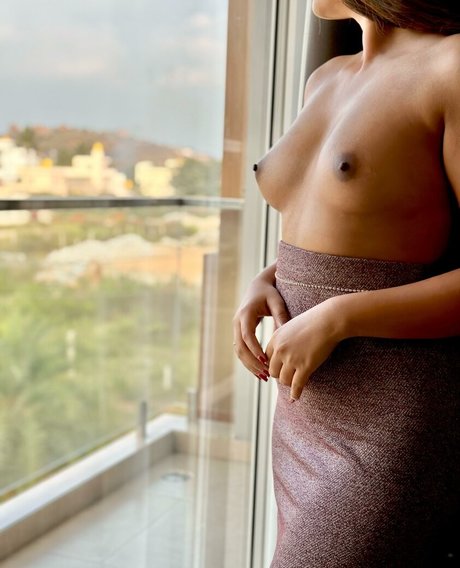 Naakte gelekte OnlyFans-foto van Delhitedelight