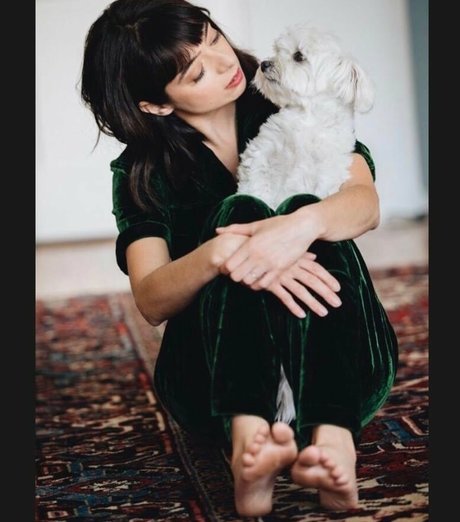 Naakte gelekte OnlyFans-foto van Kate Micucci
