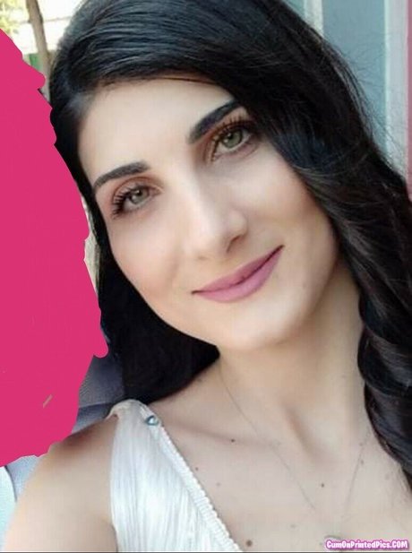 Naakte gelekte OnlyFans-foto van Katerina Darkadaki