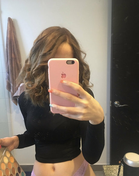 Naakte gelekte OnlyFans-foto van Lindabluee