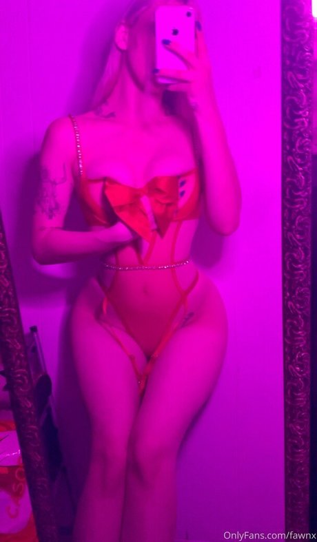 Naakte gelekte OnlyFans-foto van Fawnx