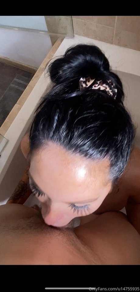 Naakte gelekte OnlyFans-foto van Mj Fresh