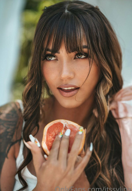 Naakte gelekte OnlyFans-foto van Sylina Ruiz
