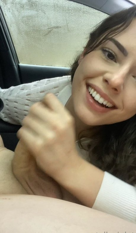 Naakte gelekte OnlyFans-foto van Stella Violet