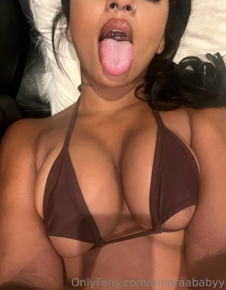 Naakte gelekte OnlyFans-foto van Amaraababyy
