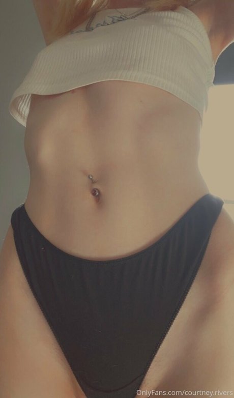 Naakte gelekte OnlyFans-foto van Courtneyriverss