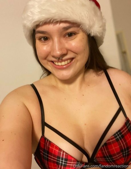 Naakte gelekte OnlyFans-foto van Fandomreactions