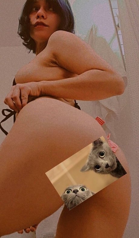 Naakte gelekte OnlyFans-foto van Themeowtastickat