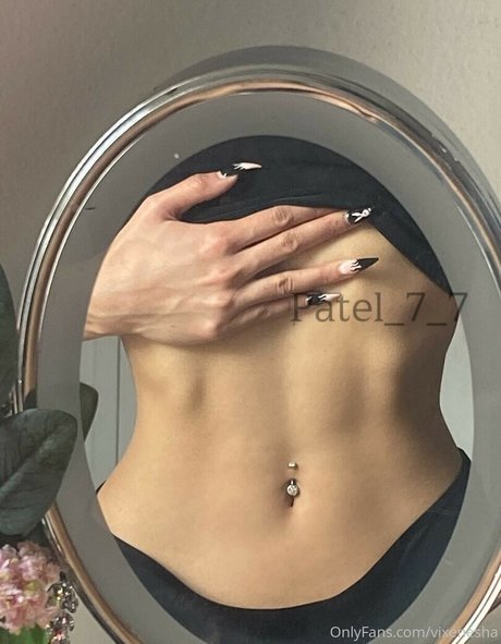Naakte gelekte OnlyFans-foto van Vixenesha