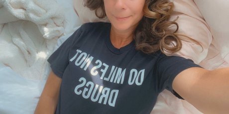 Naakte gelekte OnlyFans-foto van Sweettonii