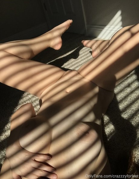 Naakte gelekte OnlyFans-foto van Crazyforfeet