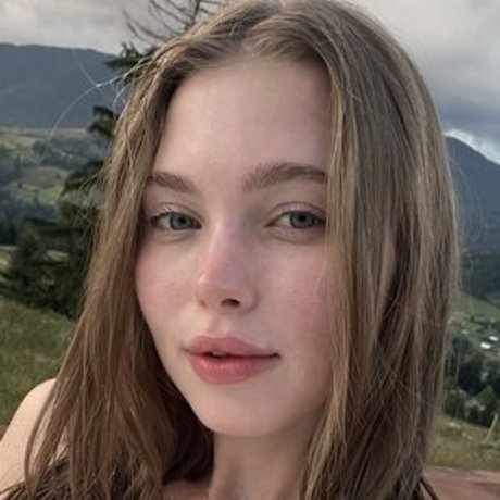 Naakte gelekte OnlyFans-foto van Yourfauna