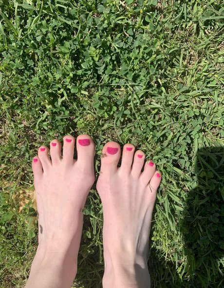 Naakte gelekte OnlyFans-foto van Mabel May