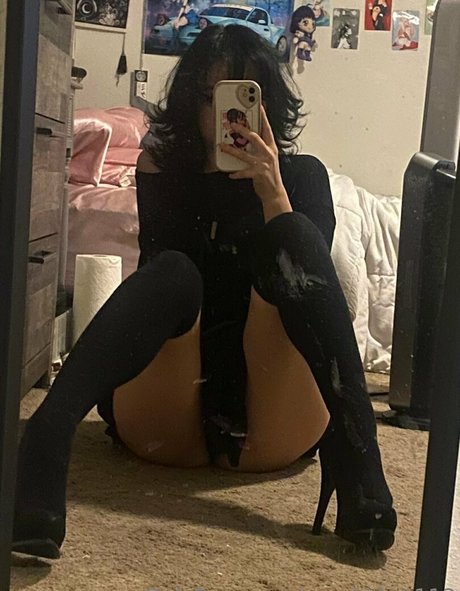 Naakte gelekte OnlyFans-foto van Emokitkat113
