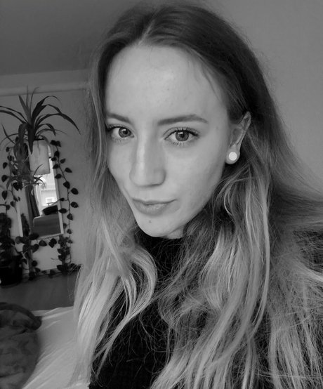 Naakte gelekte OnlyFans-foto van Lexie Faye