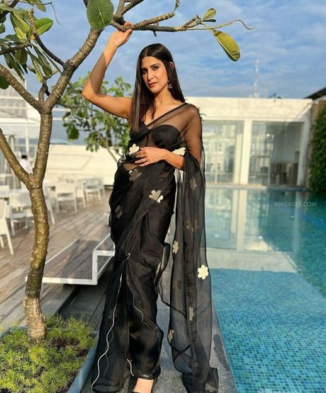 Naakte gelekte OnlyFans-foto van Aahana Kumra