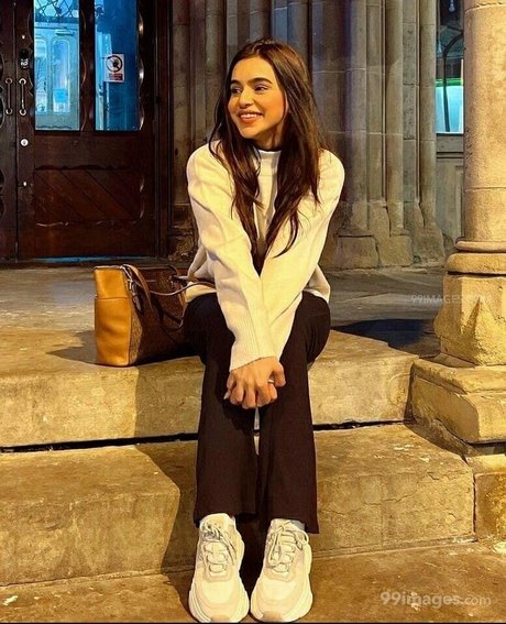 Naakte gelekte OnlyFans-foto van Ankitta Sharma