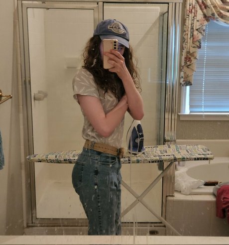 Naakte gelekte OnlyFans-foto van Realwillallen