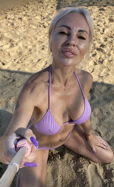 Naakte gelekte OnlyFans-foto van Hotnessi