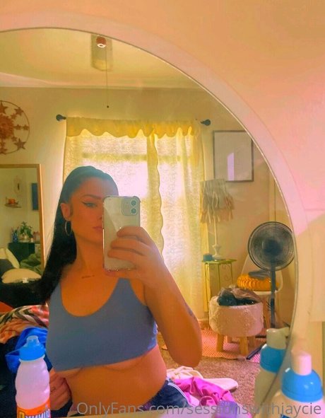 Naakte gelekte OnlyFans-foto van Sessionswithjaycie